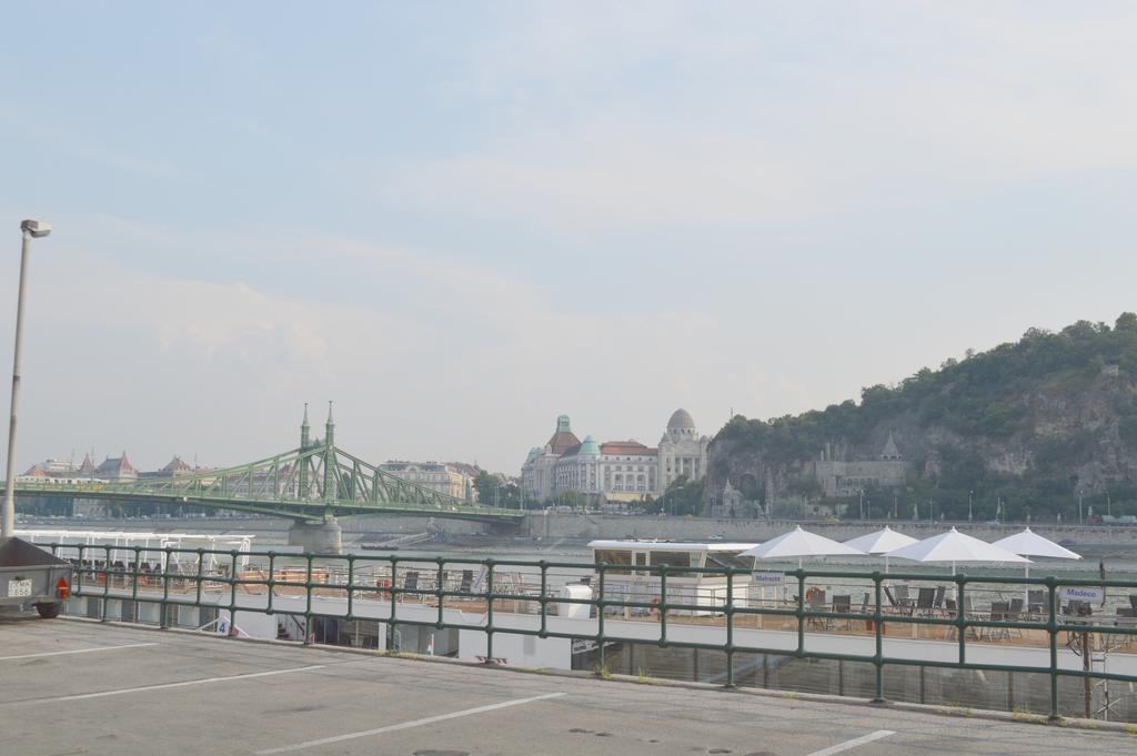 Riverside Danube Guest House Budapest Exterior photo